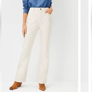 Ann Taylor Curvy Sculpting Pocket High Rise Boot Cut Jeans in Ecru